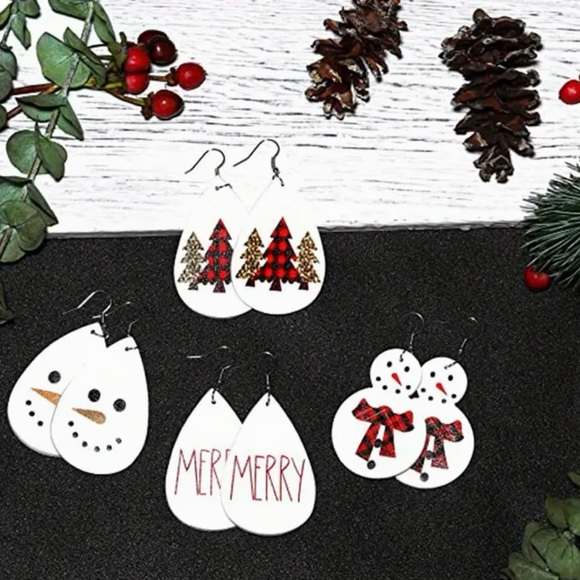 ⭐️ 5 for $25 Wood Festive Snowman Christmas Earrings - Picture 5 of 6
